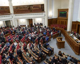 Можуть голосувати через телефони: у Раді заявили про безперебійну роботу під час тривог