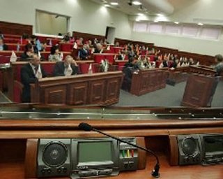 Депутаты Киевсовета массово просятся в фракцию ПР