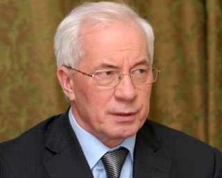 Азаров хочет изменить формулу расчета за российский газ