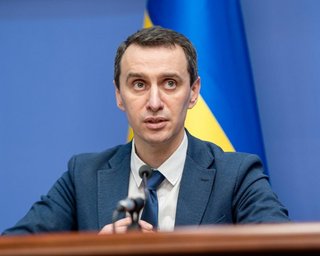 Прививки лежат на складах, а 40% центров вакцинаций не работает, - Ляшко