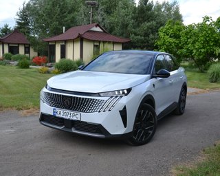 Смена образа: тест-драйв нового кроссовера Peugeot 3008