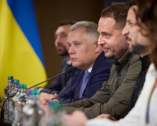 Железняк сообщил, что Зеленский принял решение по Ермаку: "Пойдет в мощную контратаку"