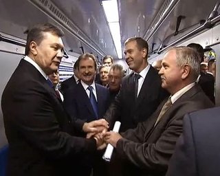 Янукович пообещал Киеву полсотни новых вагонов метро