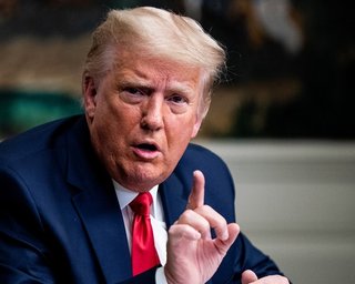 "Вызовет "очень сильный гнев", - Трамп о попытке объявить ему импичмент