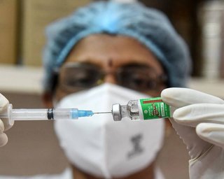 Из-за ситуации в Индии дефицит вакцин в рамках COVAX может затянуться до октября, - Reuters