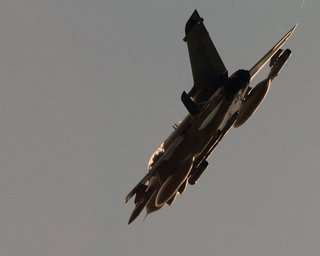 Авиация США разбомбила три корабля ВМС Каддафи