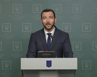 "Попытаюсь не повторять скандалов Мендель", - новый пресс-секретарь президента Никифоров
