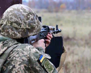 Эвакуация шести раненых на Донбассе бойцов проходила под обстрелом, – Бутусов