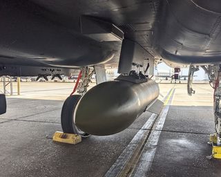 США срочно продали Израилю 12 тысяч тяжелых бомб BLU-110A/B: что известно об этом оружии (фото)