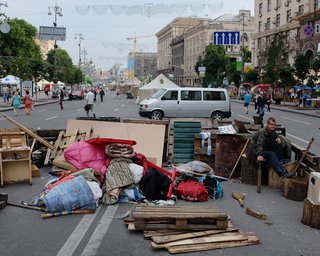 На Майдане устанавливают новую сцену