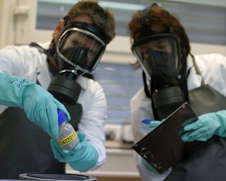Германия продала в Сирию более 350 тонн материалов, пригодных для производства химоружия