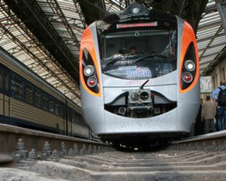 Из-за закупки Укрзалізницей не соответствующих стрелочных переводов ездить на Hyundai станет опасно, – СМИ