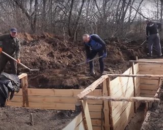 Отправляют на строительство укреплений: в ТЦК рассказали о мобилизации мужчин старше 50 лет