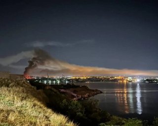 Вибухи в Криму: з'явилися супутникові знімки Севастопольського морського заводу (фото)