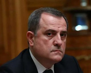 Глава МИД Азербайджана прибыл в Москву