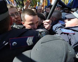 Большинство украинцев проигнорирует акции протеста, - опрос