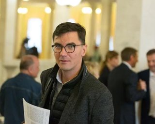 Квартира у мастера ресниц: "Слуга народа" Мотовиловец снимает элитное жилье втрое дешевле рынка, — Bihus.Info (фото)