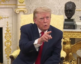 "Замовкніть": Трамп і Білий дім накинулися на журналістку CNN (відео)