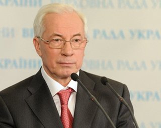 Азаров поговорил с главой МИД Казахстана о поставках газа