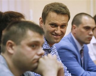 Поток новостей о Навальном вынудил ЖЖ прервать работу