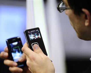 Во втором квартале мобильный телефон купил каждый 15-й житель планеты - исследование
