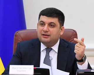 Гройсман призвал украинцев не поддаваться панике из-за военного положения