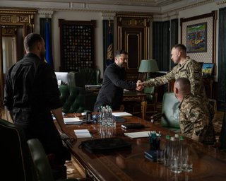 Зеленський зустрівся з Драпатим, Білецьким та іншими воєначальникам: кого запросили в Київ