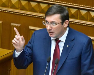 Торговля с предприятиями ОРДЛО будет финансированием терроризма, – Луценко