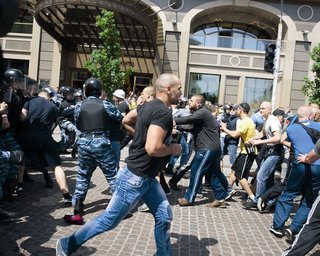 Гражданская война. Зачем политсилы создают свои армии