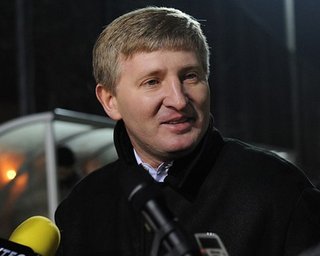 Ахметов выделил личный самолет, чтобы перевезти Луческу в больницу Донецка, - СМИ