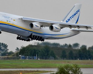 Біля українського Ан-124 у Німеччині виявили дрон із вибухівкою, — ЗМІ