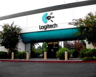 "Через невизначену ситуацію": Logitech повністю згортає бізнес у Росії