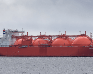 Скуповує старі газовози: Росія терміново розширює "тіньовий флот" для перевезення СПГ
