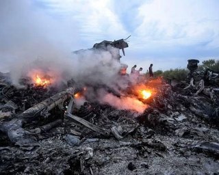 "Сувенир из Амстердама": на российском "Авито" продают фрагмент сбитого "Боинга-777"