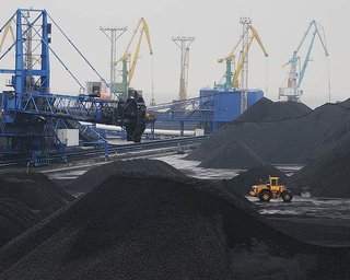 РФ продолжает вывозить уголь с ОРДЛО через Азовское море, – Тука