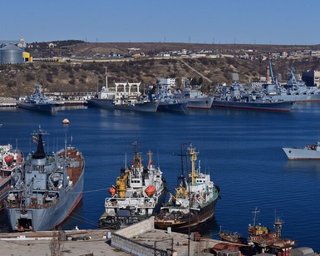 Вибухи в Криму: ЗСУ прорвали ППО окупантів і атакували флот РФ, — ЗМІ (фото)