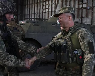 "Вагнеровцы" истощены, оборона продолжается: генерал Сырский о боях за Бахмут (фото)