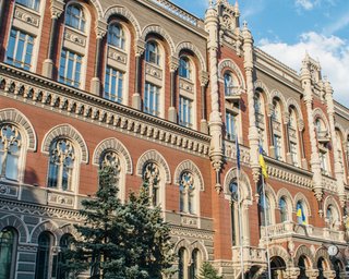 Нацбанк Украины ожидает получить от партнеров 10 миллиардов долларов в течение двух месяцев