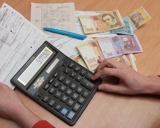 Украинцы смогут потратить "ковидную тысячу" на оплату коммуналки, — Шмыгаль