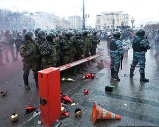 Количество задержанных в Москве достигло тысячи человек