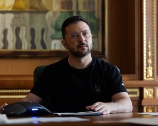 Чиновникам громад будут платить больше: Зеленский подписал новый закон