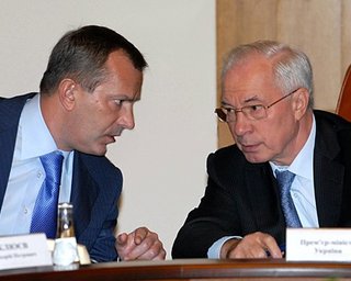 Азарова заменят на Клюева, - СМИ