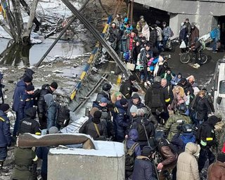 В Украине открываются "зеленые" коридоры для эвакуации: названы новые маршруты (видео)