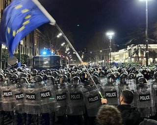 Підтримують грузинський народ: у МЗС України "уважно стежать" за протестами у Грузії
