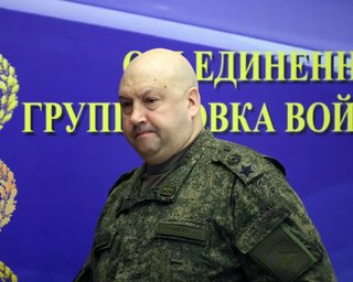 Может еще пригодиться РФ: Суровикину приказали молчать, пока о нем не забудут, — Politico