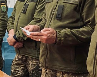 Избиение в Ивано-Франковске: мужчина укусил сотрудника ТЦК