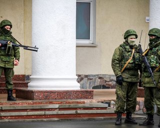 "Железобетонные гарантии": в Кремле говорят, что в Украине могут появиться "невооруженные наблюдатели"