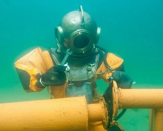 К охране Крымского моста начали готовиться водолазы Росгвардии
