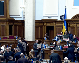 Рада не проголосовала за отставку Галущенко и Гринчук: оппозиция заблокировала трибуну