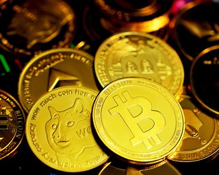Росіяни продають криптовалюту на мільярди доларів, щоб урятуватися від санкцій